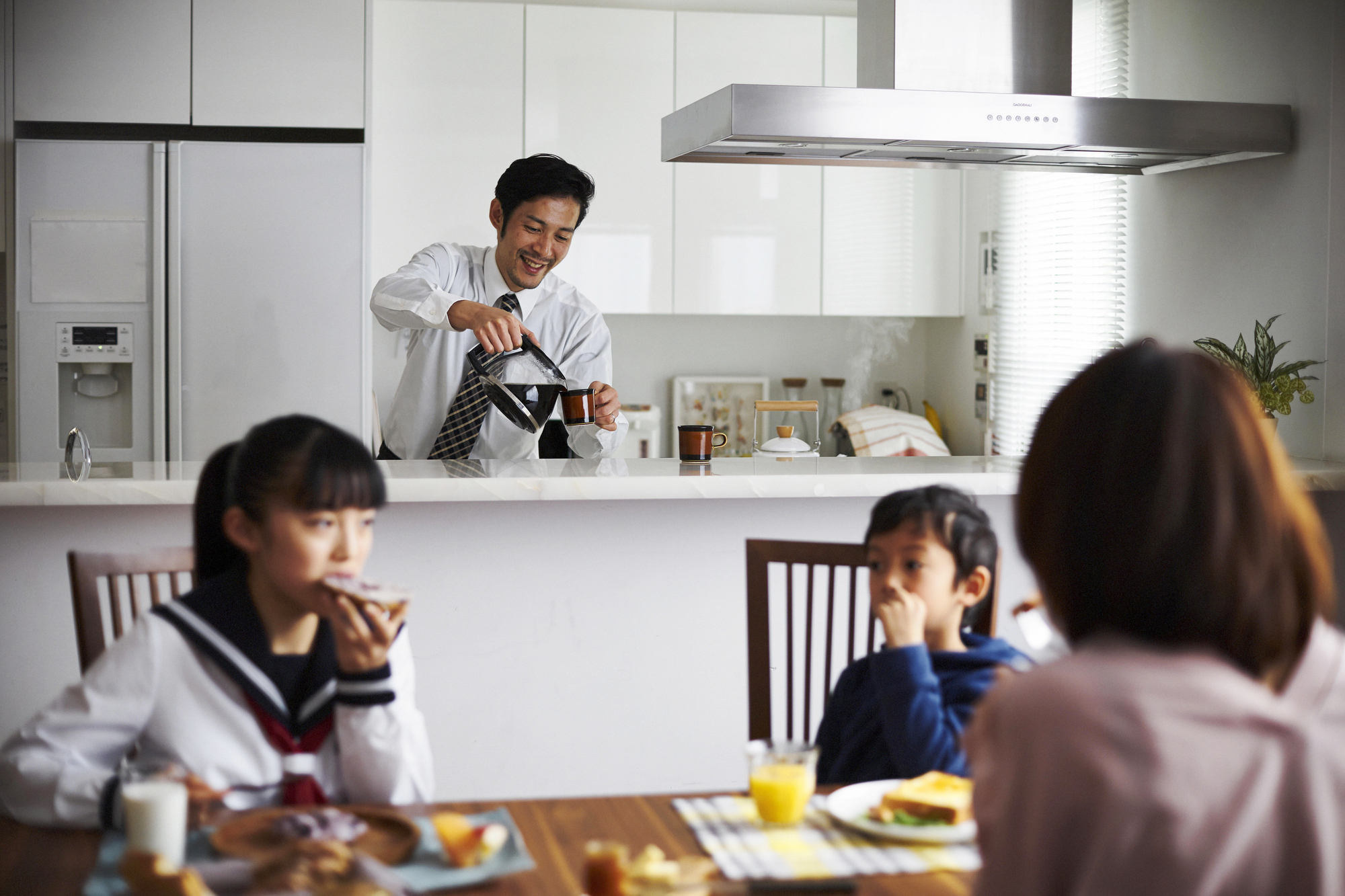 按一天的时间安排家务动线：洗衣、备餐与收纳：白天的短距离家务 1