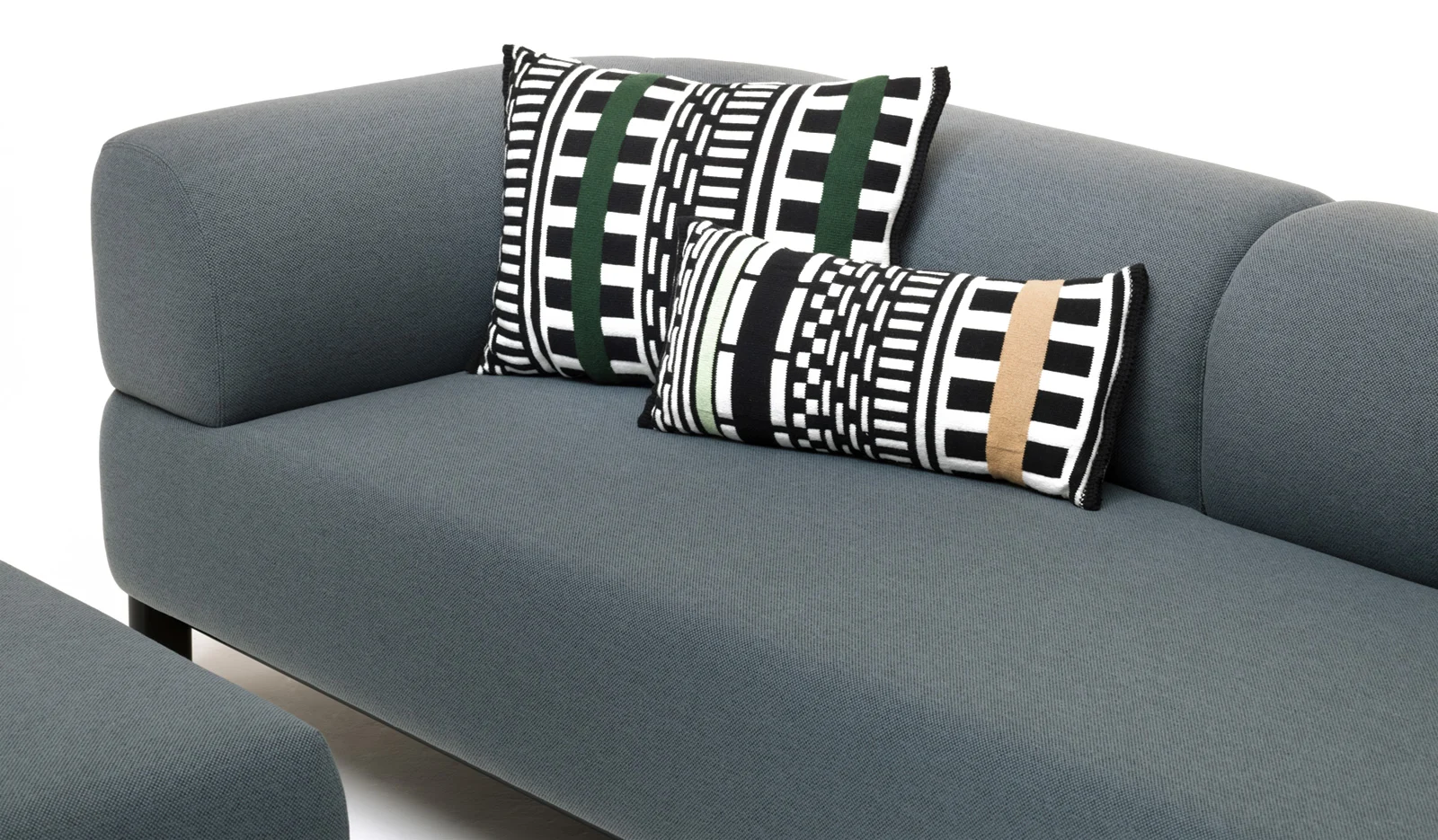 Stripes Cushion L 产品与空间
