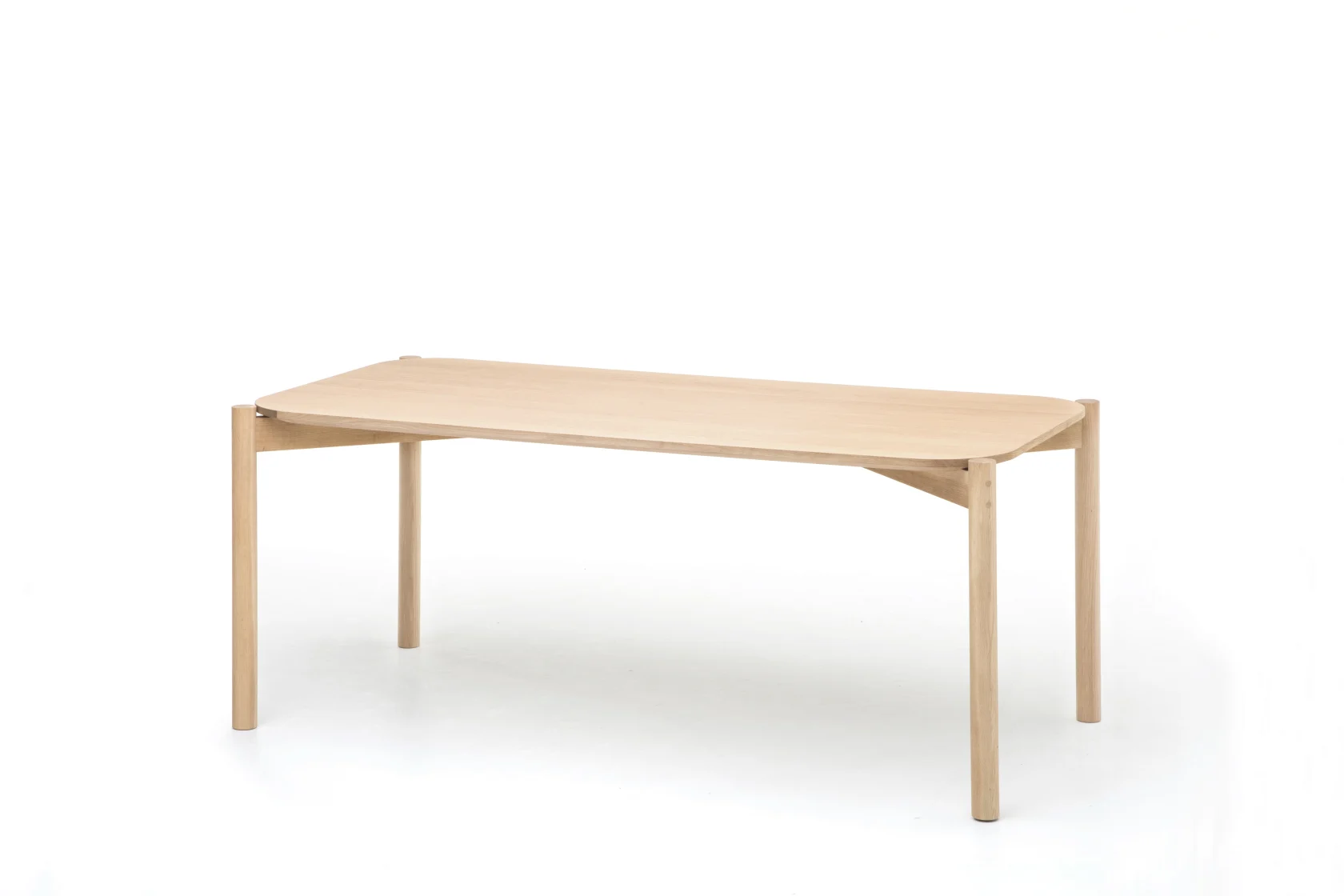 Castor Table 180 产品与空间