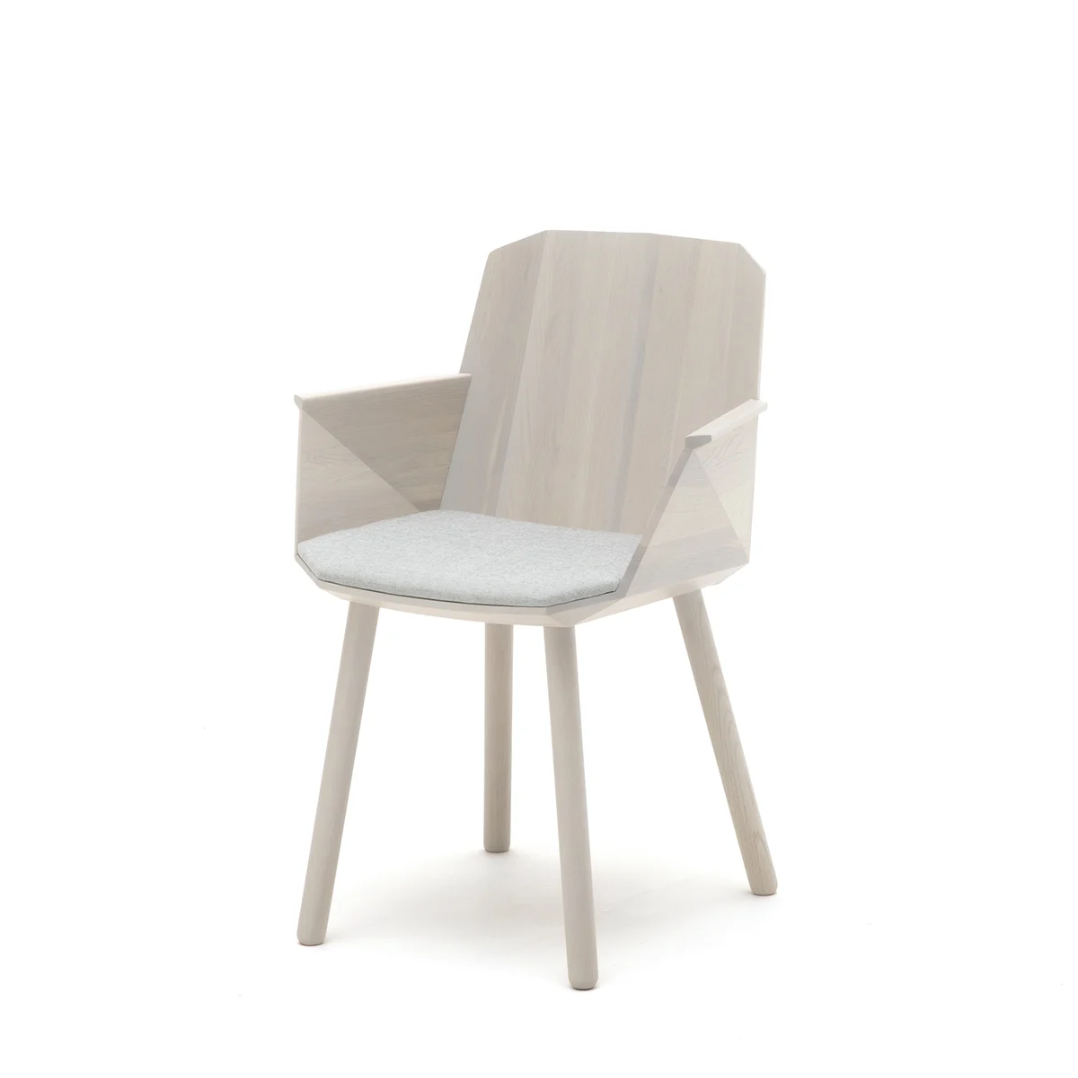 Colour Wood Armchair 产品与空间