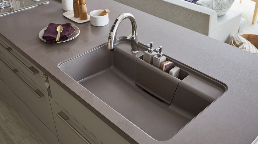 LIXIL Hybrid Quartz Sink 与深色陶瓷台面